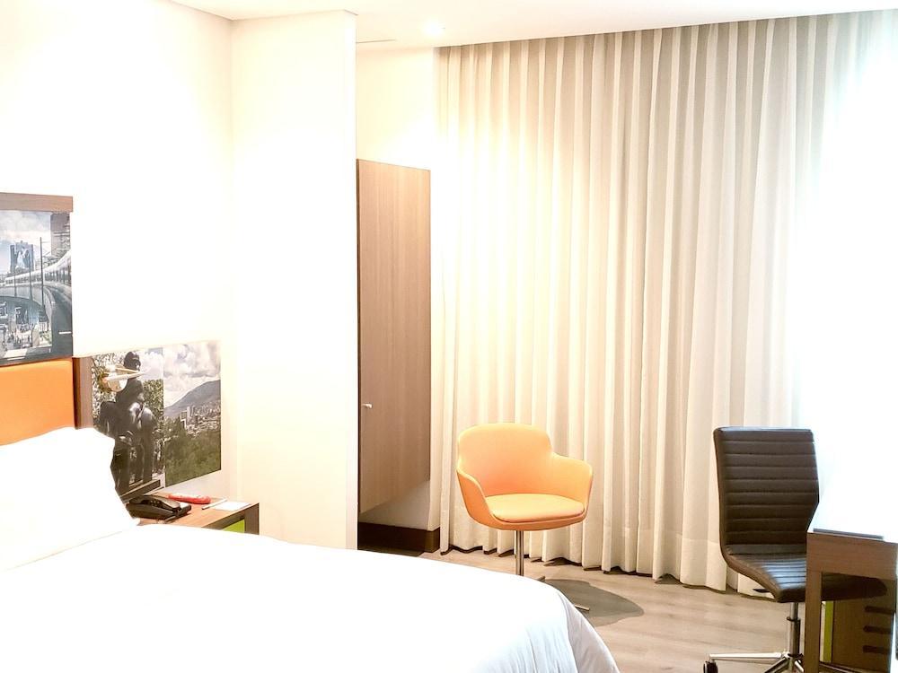 Hotel Hampton By Hilton Yopal Exteriér fotografie