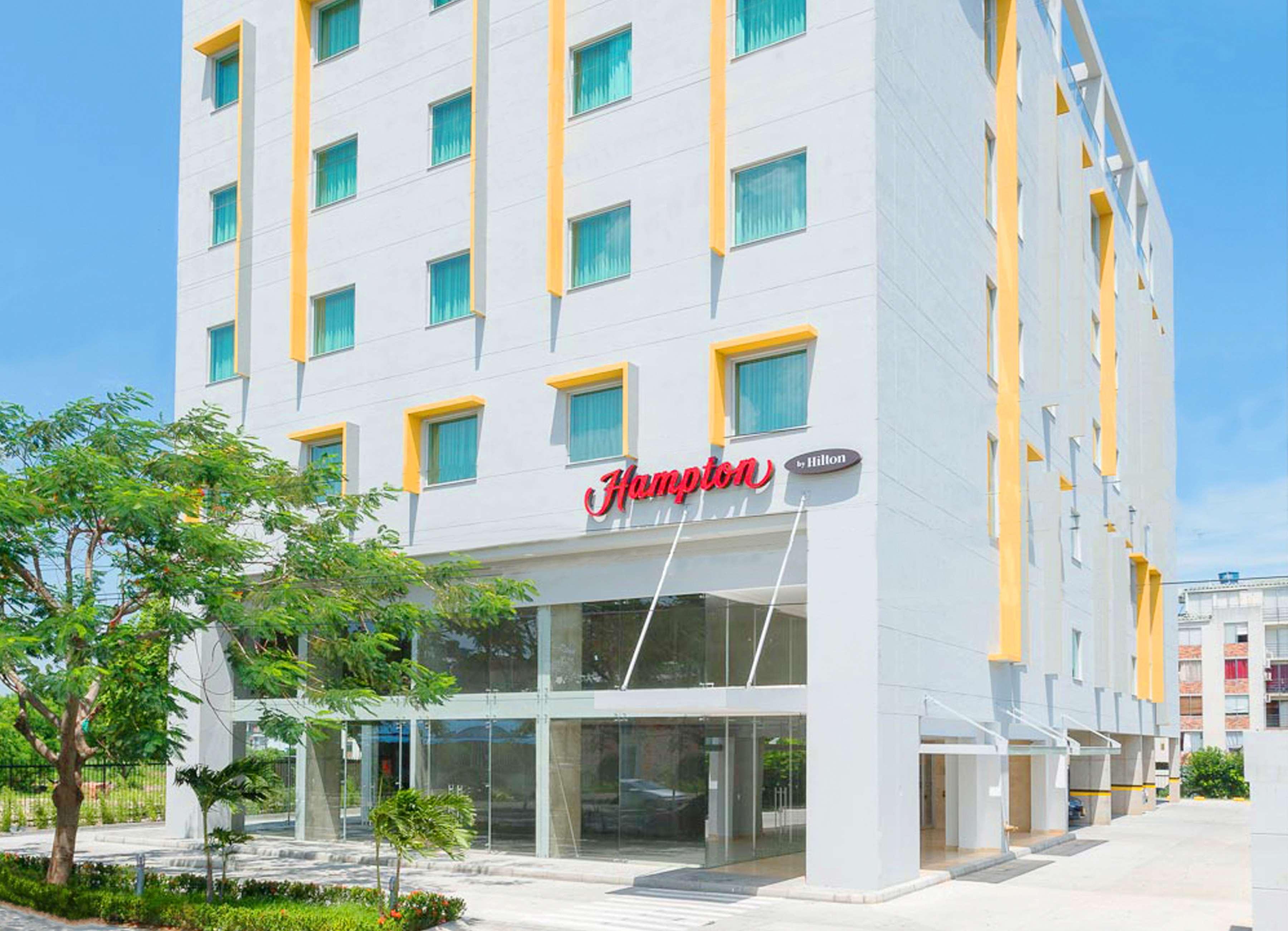 Hotel Hampton By Hilton Yopal Exteriér fotografie