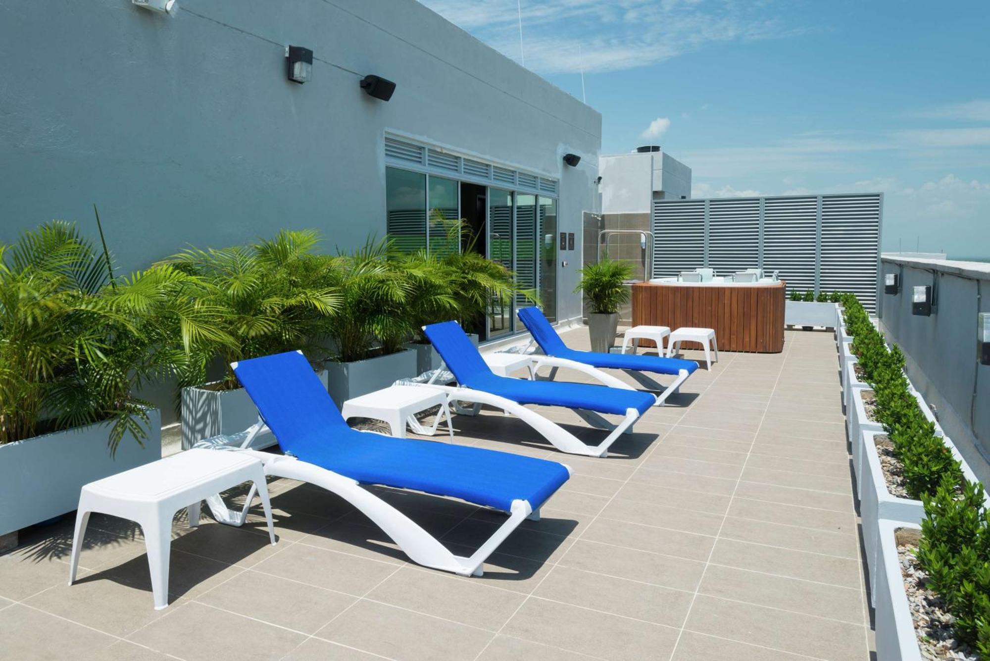 Hotel Hampton By Hilton Yopal Exteriér fotografie